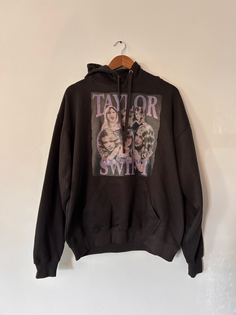 Taylor Swift Eras Tour 2023 Hoodie Unisex Size Large Black Pullover